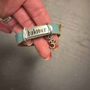 💥3 for $12💥 NWT balance bracelet